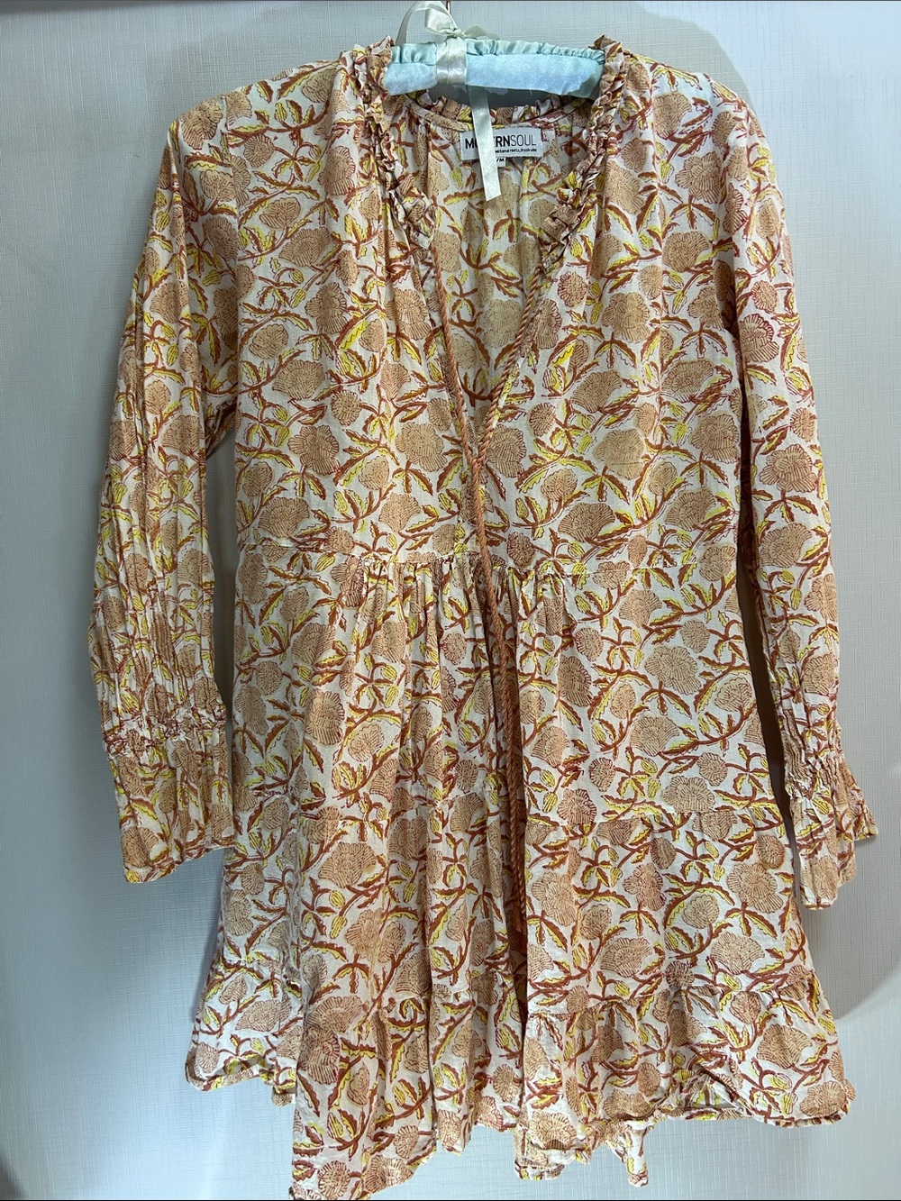 MODERNSOUL light and breezy island feel top